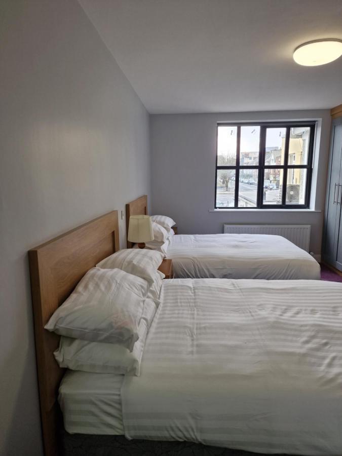 Home Inn Άθλον Εξωτερικό φωτογραφία