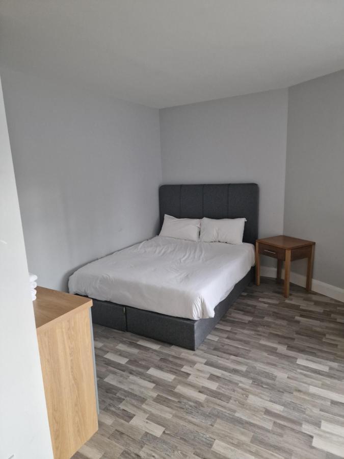 Home Inn Άθλον Εξωτερικό φωτογραφία